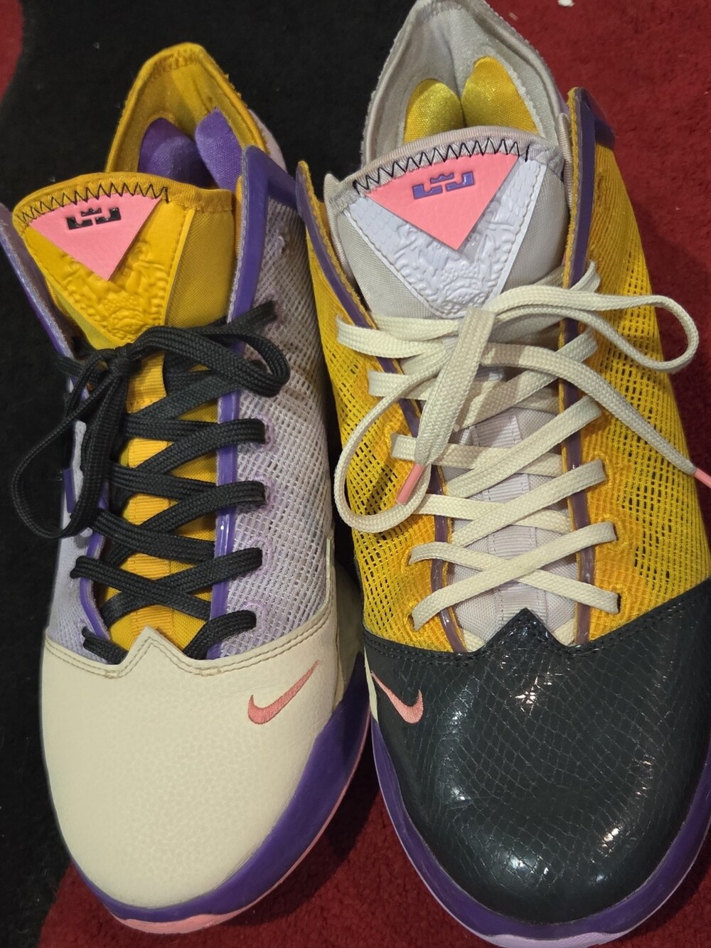 NikeLeBron XIX Low "Mismatch" sneakers
